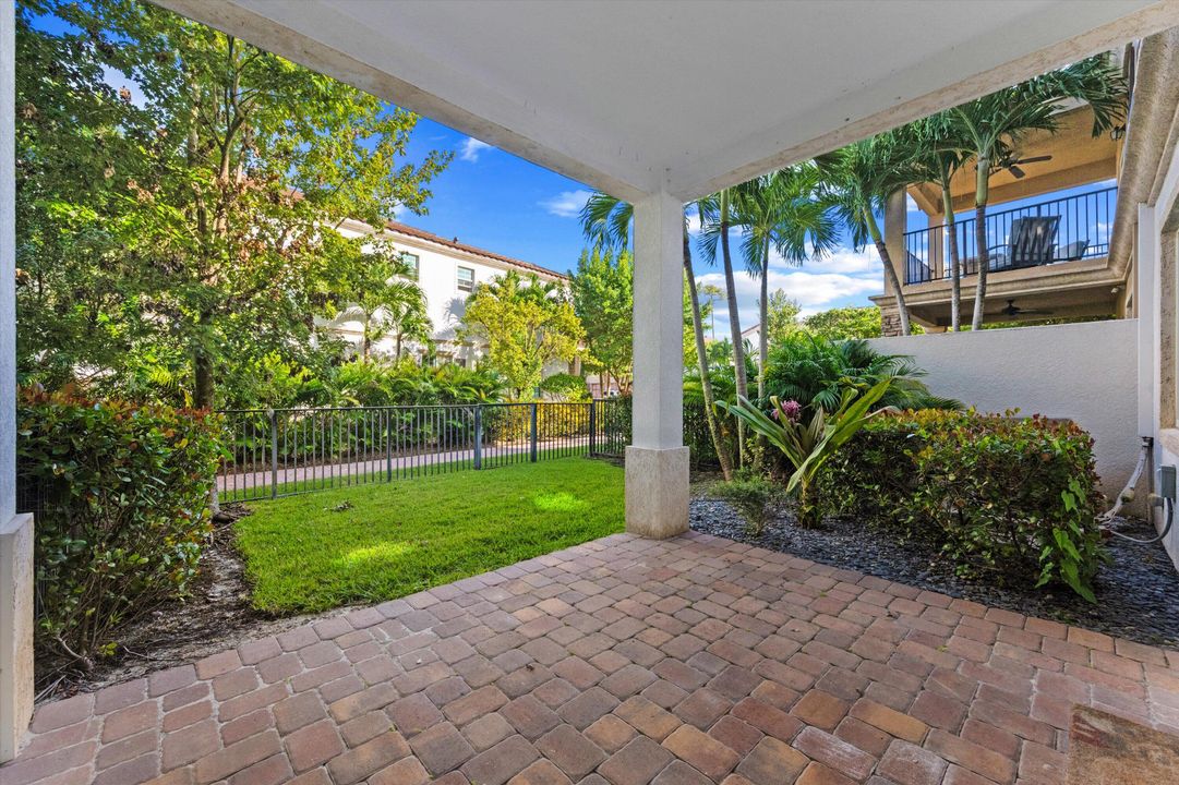 For Sale: $665,000 (3 beds, 2 baths, 2335 Square Feet)