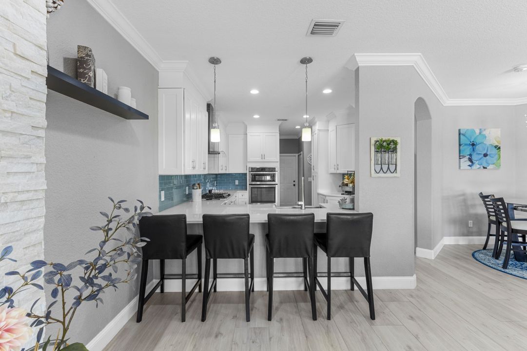 合同活跃: $699,000 (4 贝兹, 3 浴室, 3130 平方英尺)