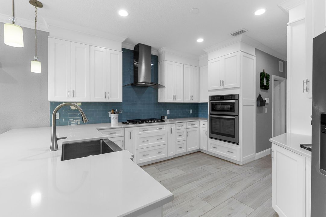 合同活跃: $699,000 (4 贝兹, 3 浴室, 3130 平方英尺)