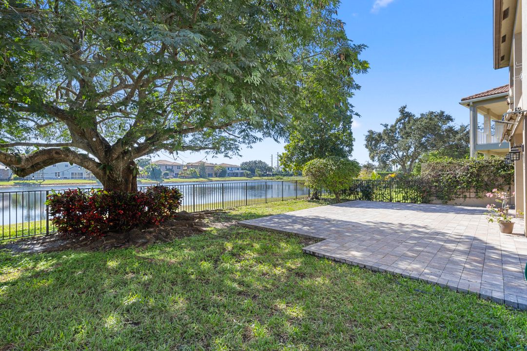 合同活跃: $699,000 (4 贝兹, 3 浴室, 3130 平方英尺)