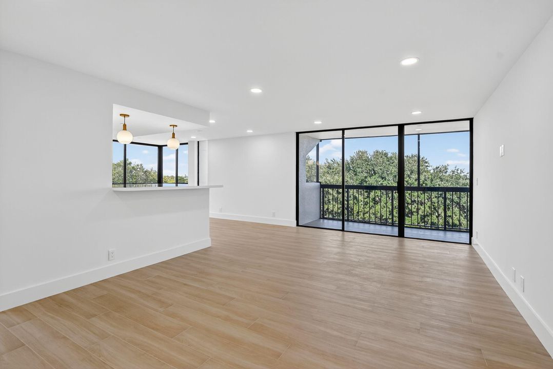 待售: $649,000 (2 贝兹, 2 浴室, 1310 平方英尺)