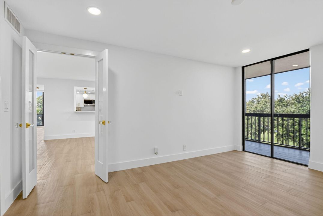 待售: $649,000 (2 贝兹, 2 浴室, 1310 平方英尺)