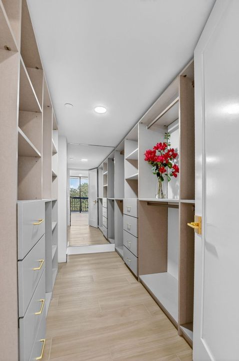 待售: $649,000 (2 贝兹, 2 浴室, 1310 平方英尺)