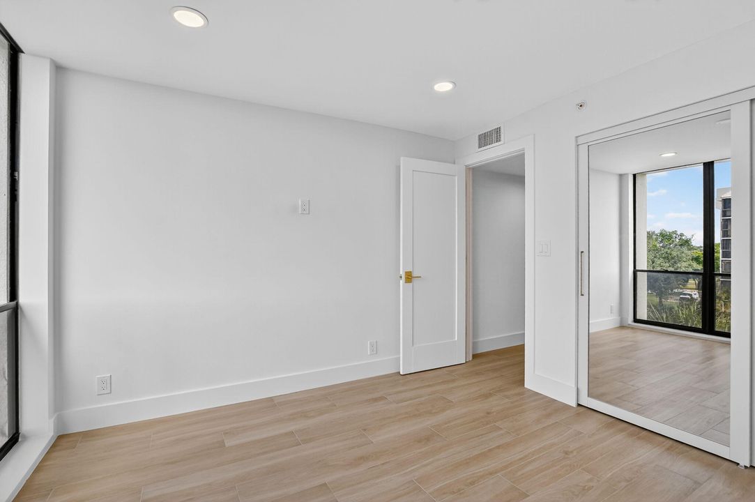 待售: $649,000 (2 贝兹, 2 浴室, 1310 平方英尺)