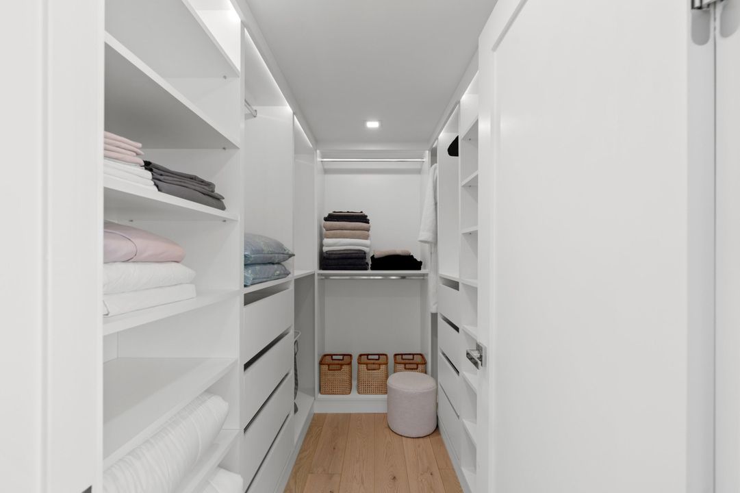 В аренду: $4,250 (1 спален, 1 ванн, 1075 Квадратных фут)