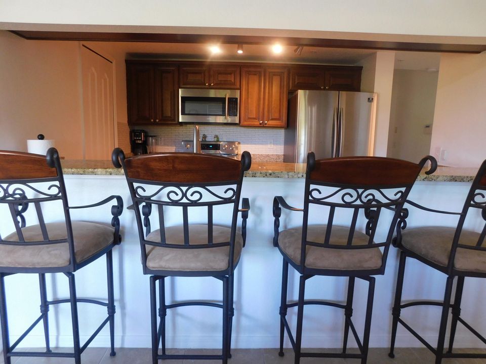 For Sale: $315,000 (3 beds, 2 baths, 1315 Square Feet)