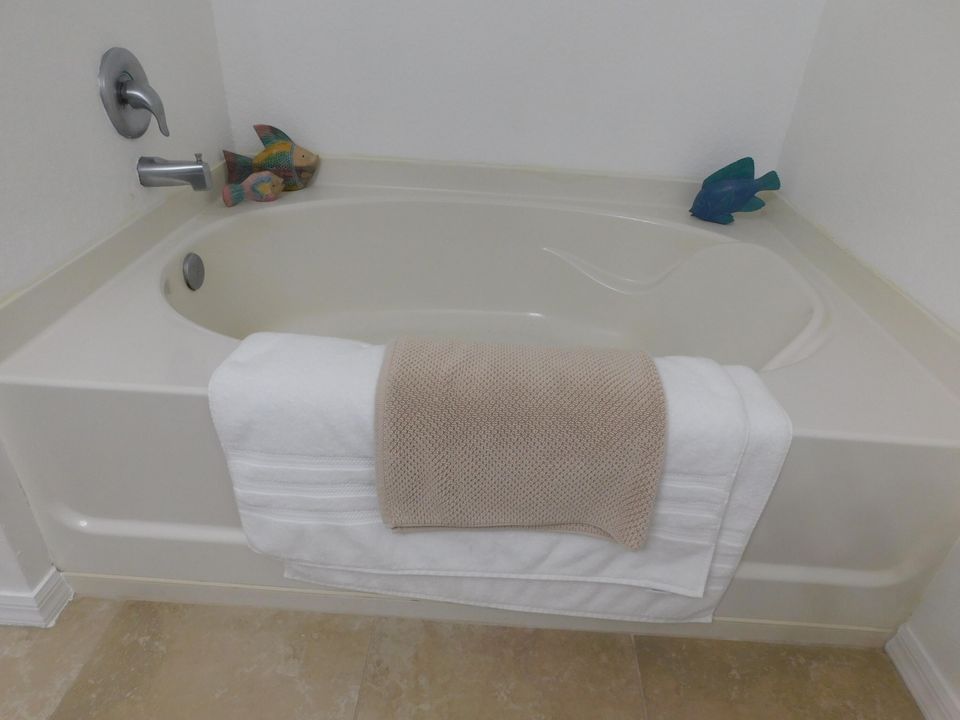 For Sale: $315,000 (3 beds, 2 baths, 1315 Square Feet)