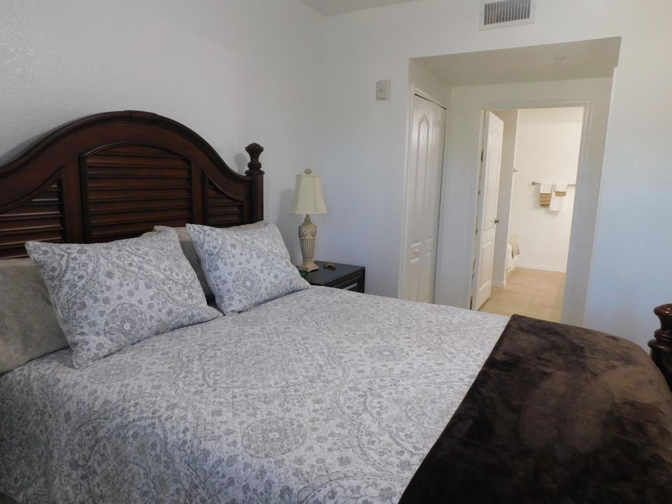 For Sale: $315,000 (3 beds, 2 baths, 1315 Square Feet)