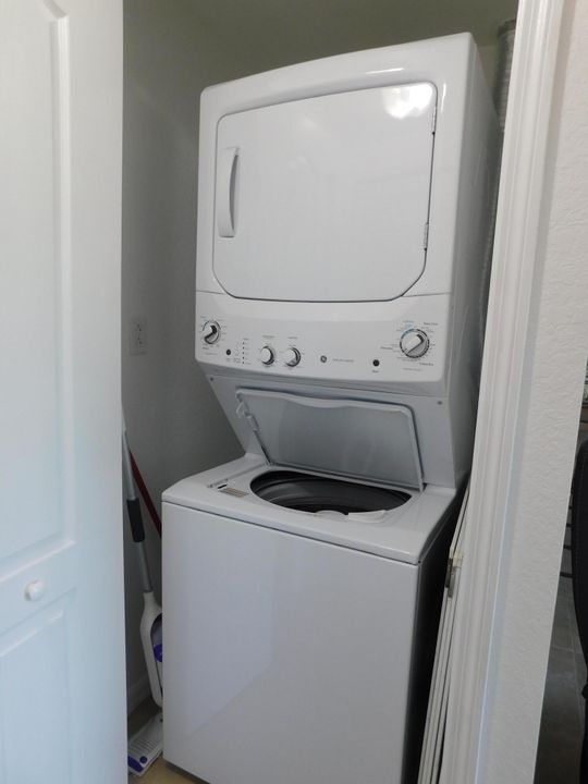 For Sale: $315,000 (3 beds, 2 baths, 1315 Square Feet)