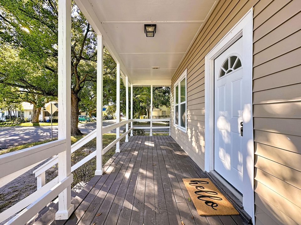 待售: $300,000 (4 贝兹, 2 浴室, 1250 平方英尺)