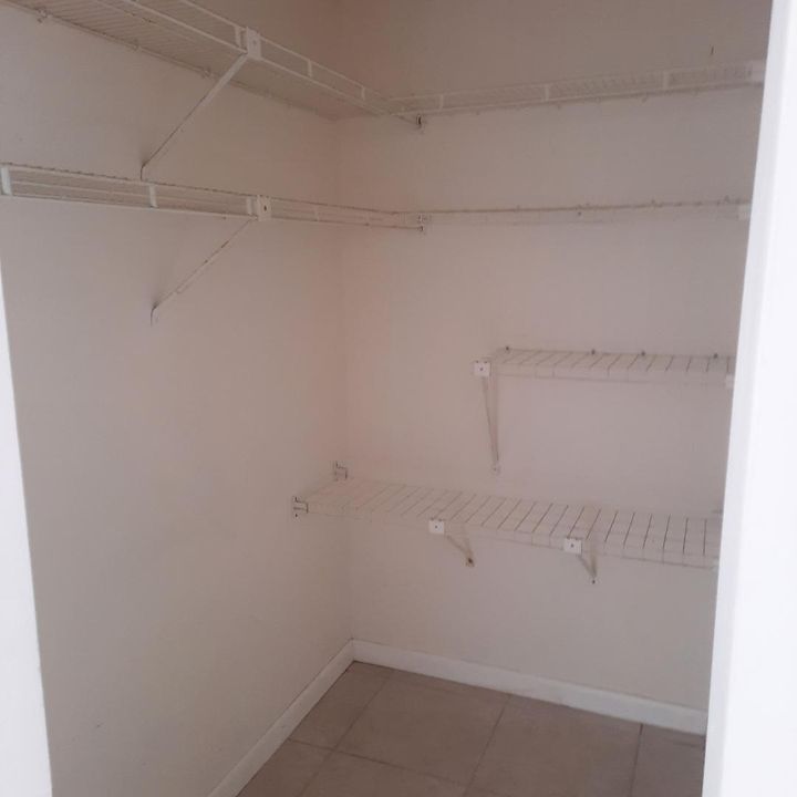 待售: $149,900 (2 贝兹, 2 浴室, 900 平方英尺)