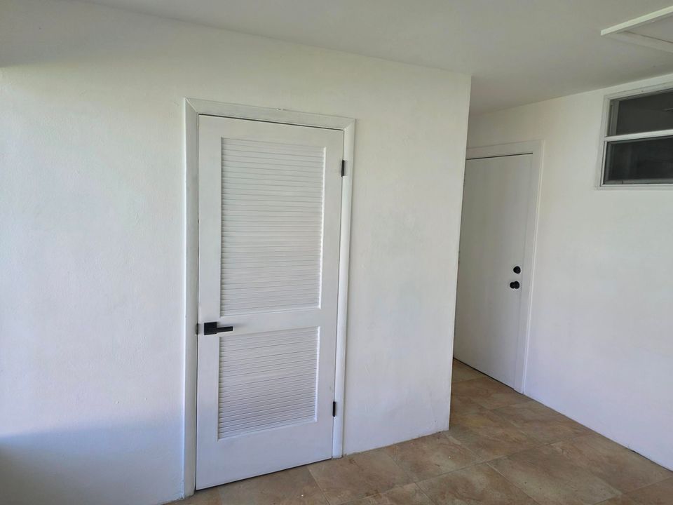 В аренду: $2,500 (2 спален, 1 ванн, 925 Квадратных фут)