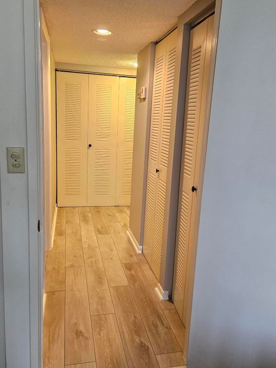 出租: $2,400 (3 贝兹, 2 浴室, 1330 平方英尺)