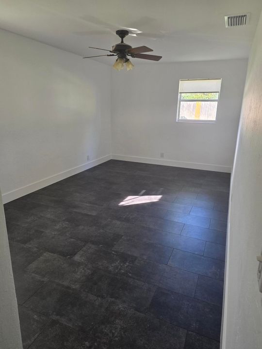 В аренду: $2,500 (2 спален, 1 ванн, 925 Квадратных фут)