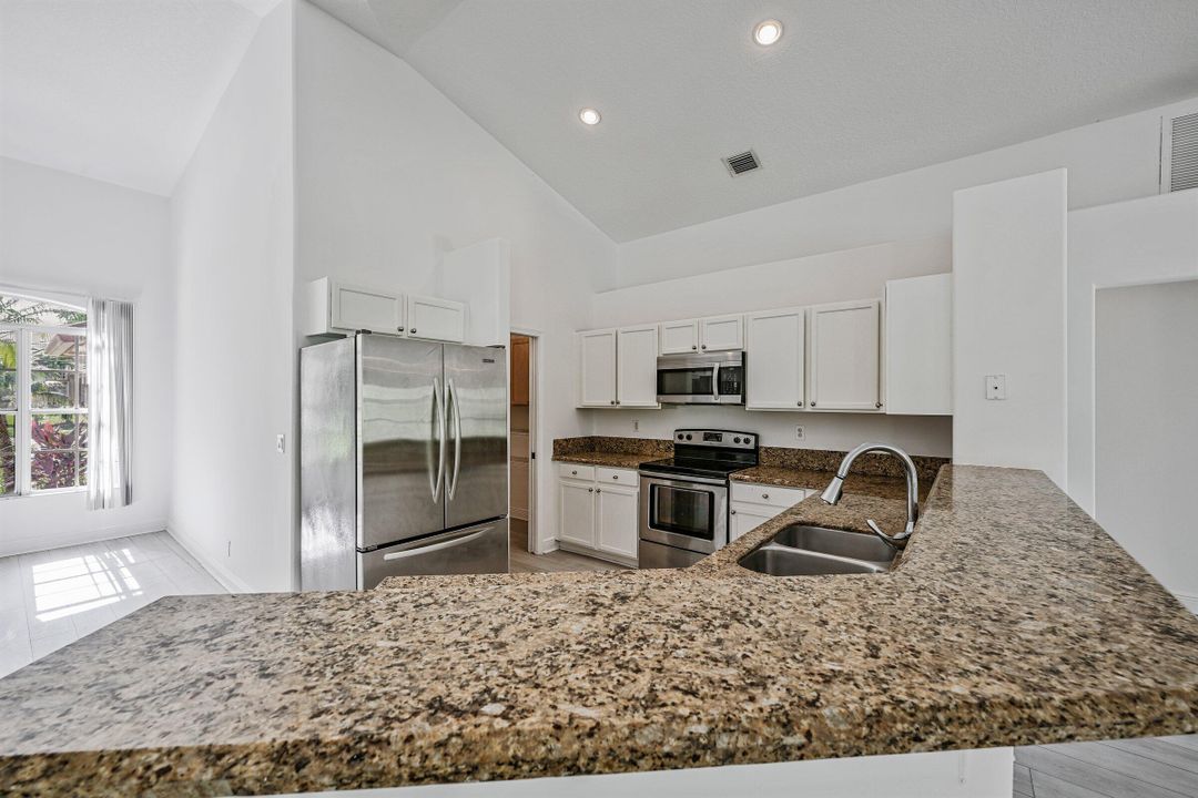 For Sale: $1,189,000 (4 beds, 2 baths, 2500 Square Feet)