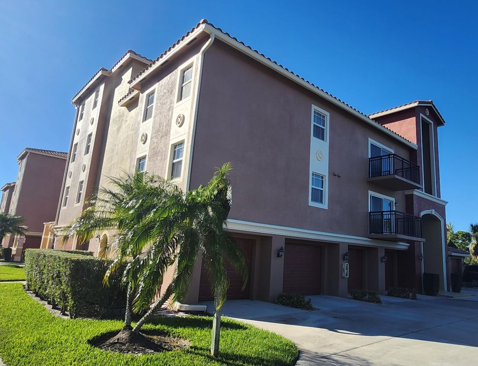 For Sale: $315,000 (3 beds, 2 baths, 1315 Square Feet)