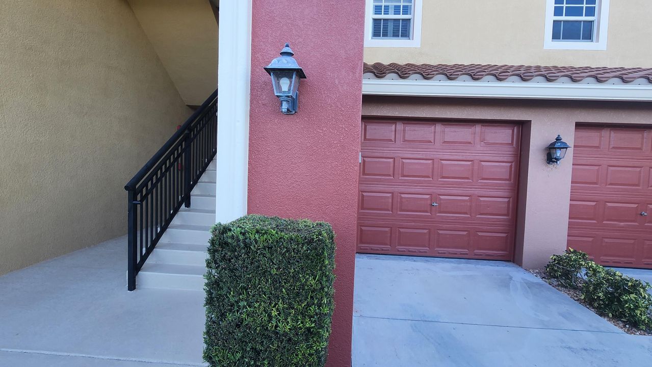 For Sale: $315,000 (3 beds, 2 baths, 1315 Square Feet)