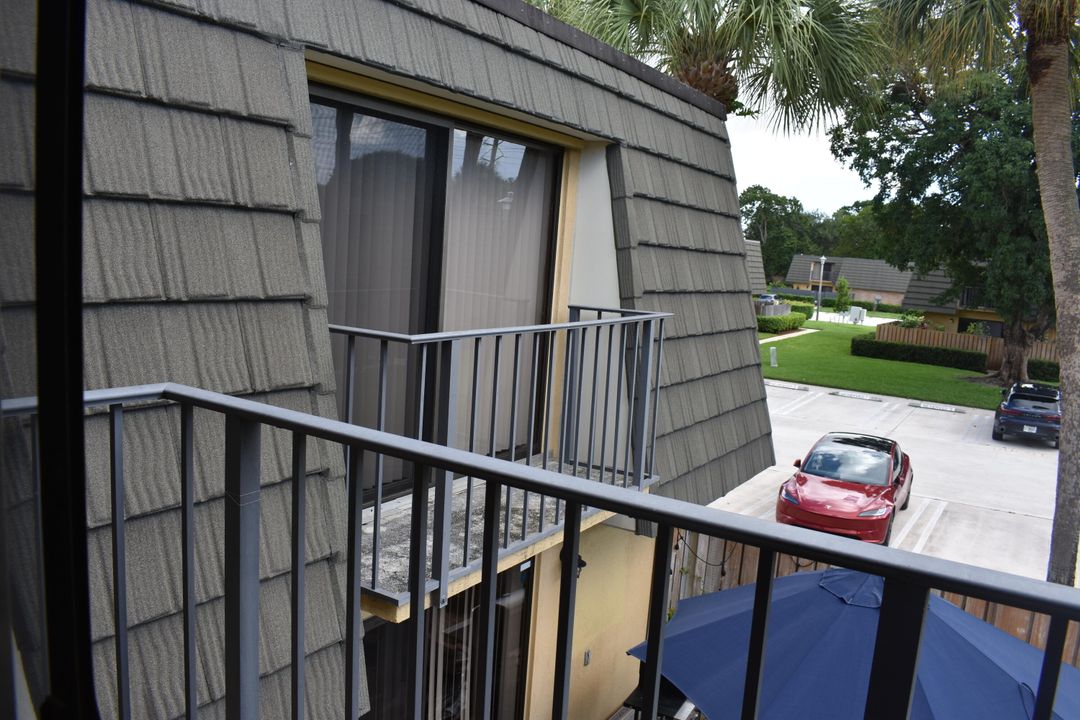 For Sale: $312,000 (2 beds, 2 baths, 1236 Square Feet)