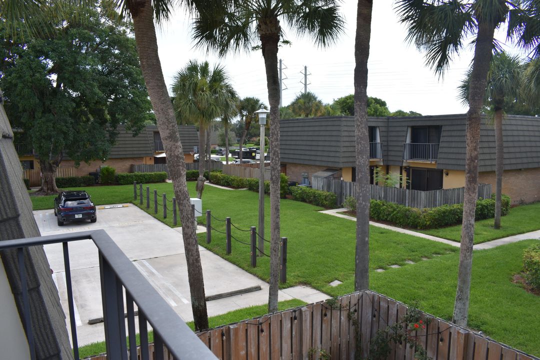 For Sale: $312,000 (2 beds, 2 baths, 1236 Square Feet)