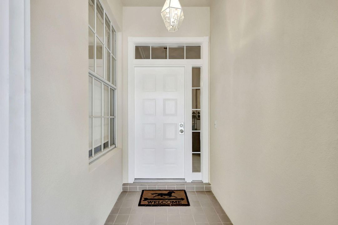 Activo con contrato: $699,000 (3 camas, 3 baños, 2024 Pies cuadrados)