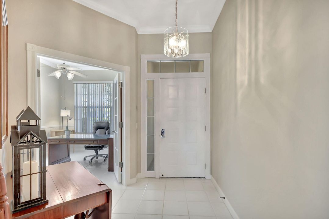 Activo con contrato: $699,000 (3 camas, 3 baños, 2024 Pies cuadrados)