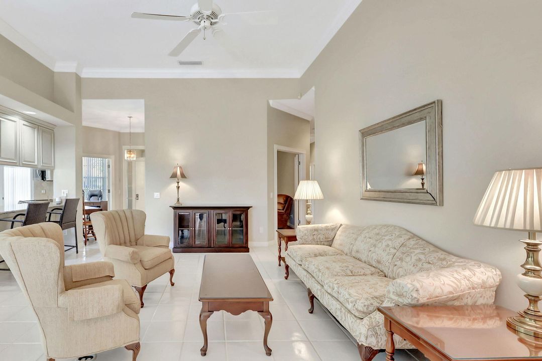 Activo con contrato: $699,000 (3 camas, 3 baños, 2024 Pies cuadrados)