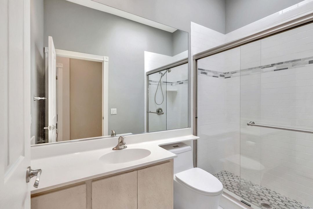 Activo con contrato: $699,000 (3 camas, 3 baños, 2024 Pies cuadrados)