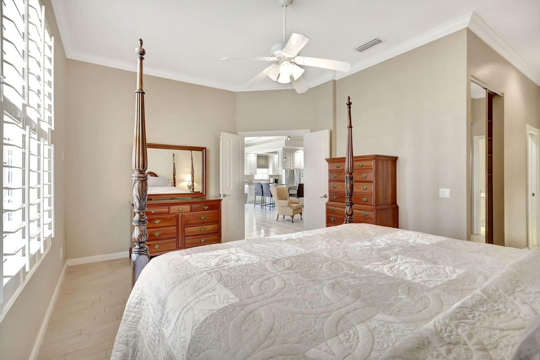 Activo con contrato: $699,000 (3 camas, 3 baños, 2024 Pies cuadrados)