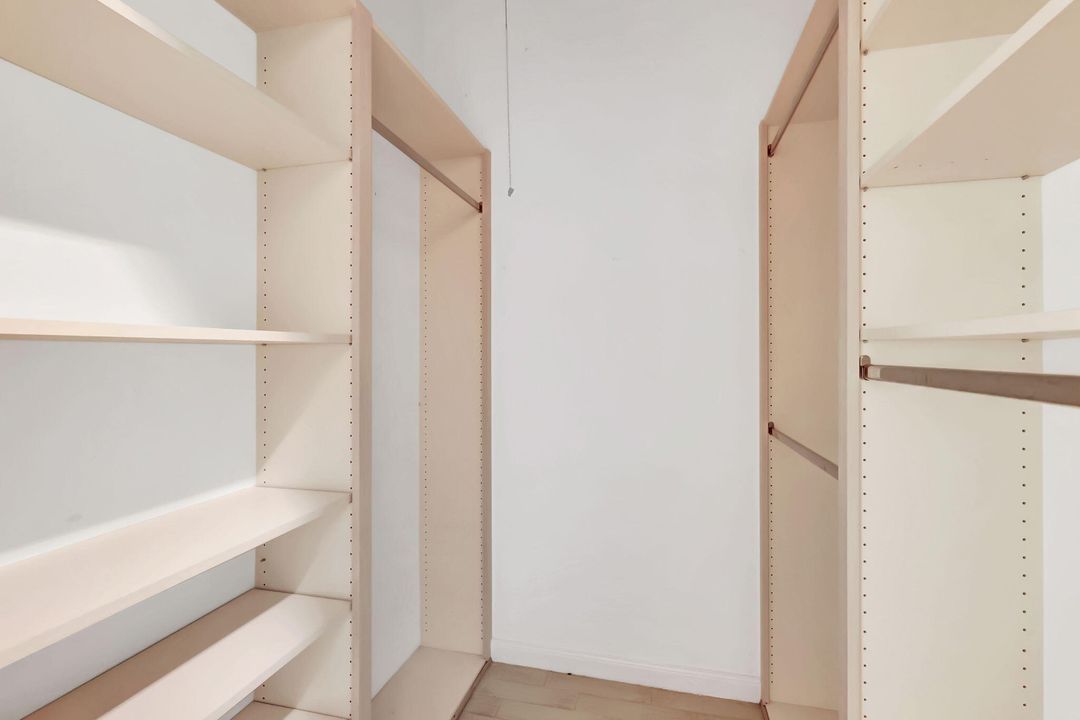 Activo con contrato: $699,000 (3 camas, 3 baños, 2024 Pies cuadrados)