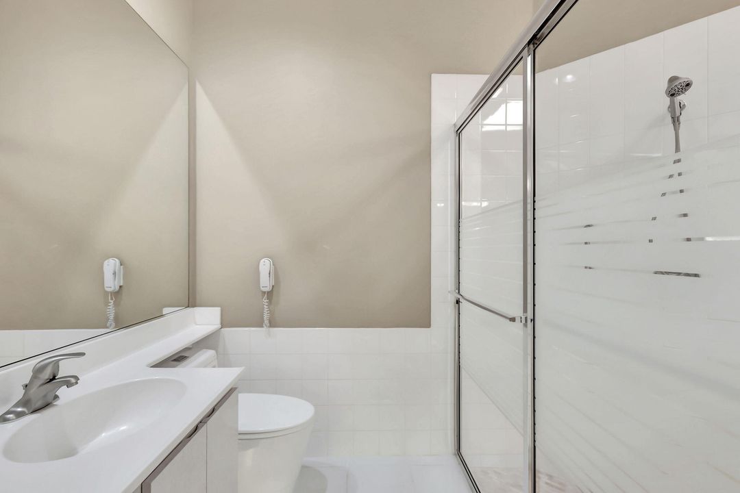 Activo con contrato: $699,000 (3 camas, 3 baños, 2024 Pies cuadrados)