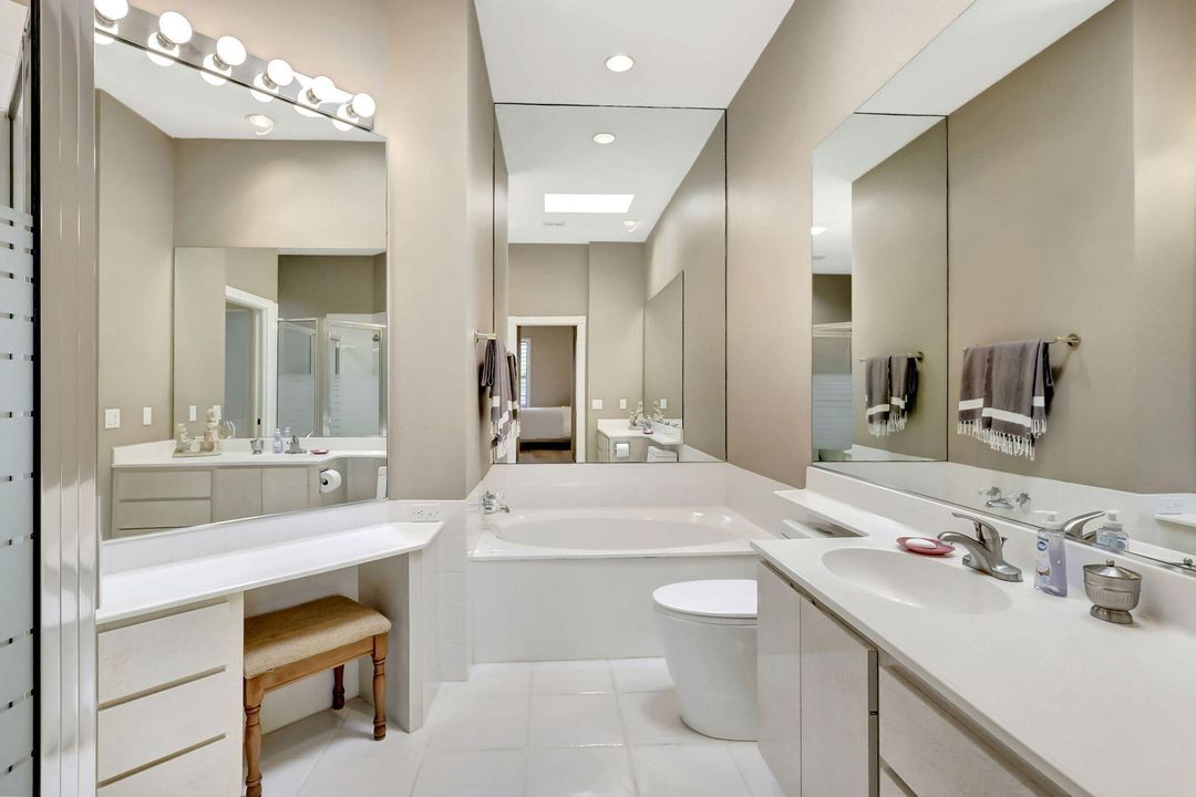 Activo con contrato: $699,000 (3 camas, 3 baños, 2024 Pies cuadrados)