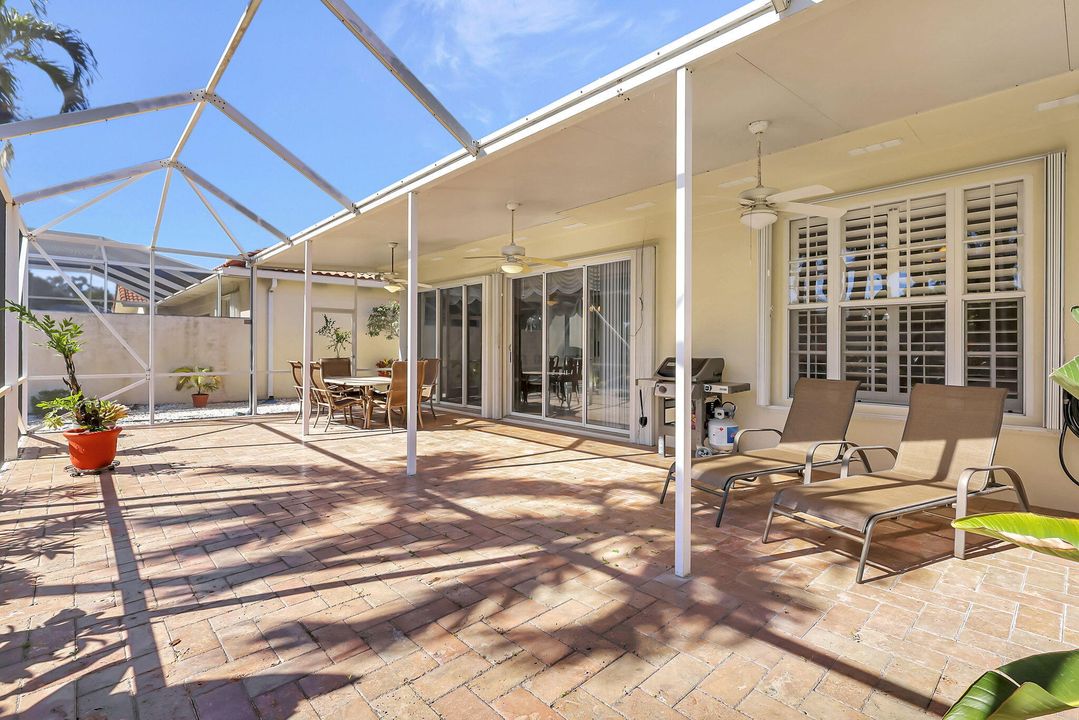 Activo con contrato: $699,000 (3 camas, 3 baños, 2024 Pies cuadrados)