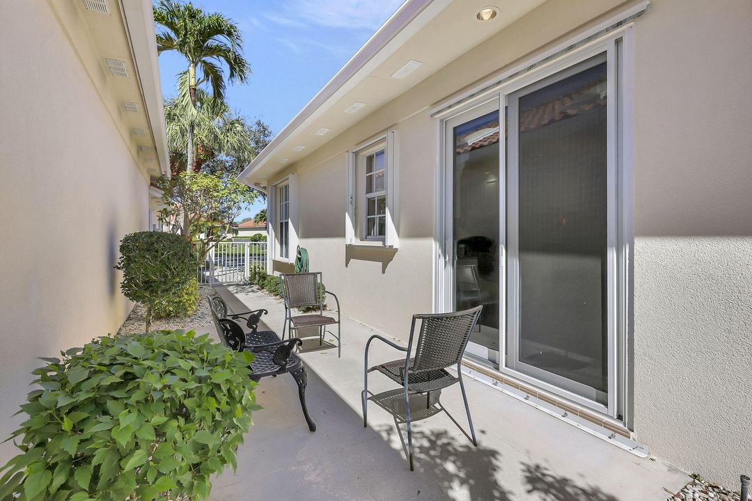 Activo con contrato: $699,000 (3 camas, 3 baños, 2024 Pies cuadrados)