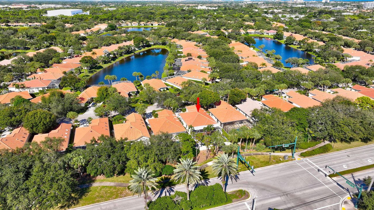 Activo con contrato: $699,000 (3 camas, 3 baños, 2024 Pies cuadrados)