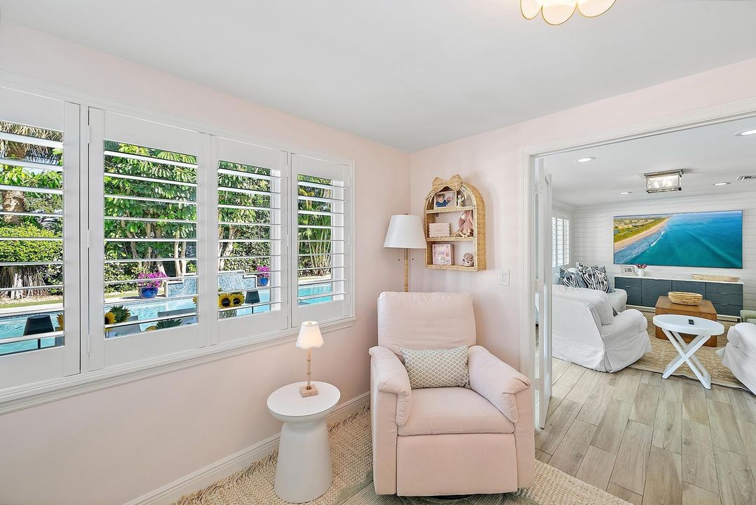 For Sale: $1,395,000 (3 beds, 2 baths, 1975 Square Feet)