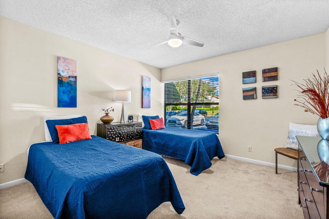 合同活跃: $325,000 (2 贝兹, 2 浴室, 1435 平方英尺)