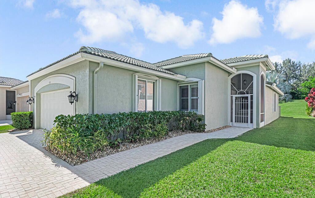 For Sale: $475,000 (3 beds, 2 baths, 1617 Square Feet)