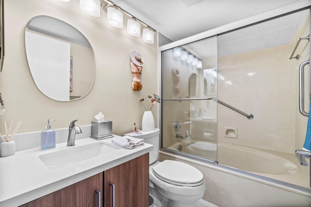 合同活跃: $325,000 (2 贝兹, 2 浴室, 1435 平方英尺)