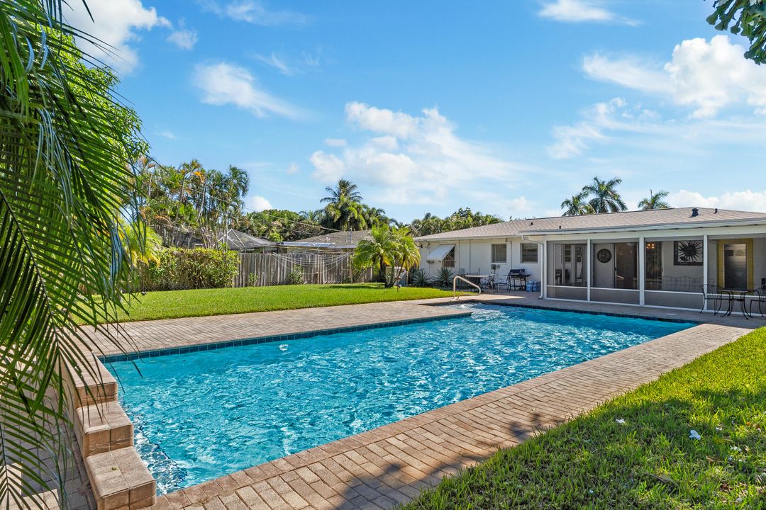 Recently Rented: $3,200 (2 beds, 2 baths, 1144 Square Feet)