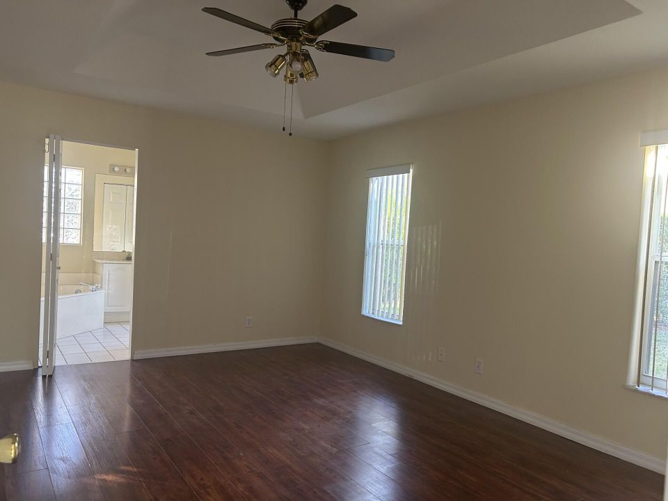 For Rent: $3,400 (4 beds, 2 baths, 1580 Square Feet)