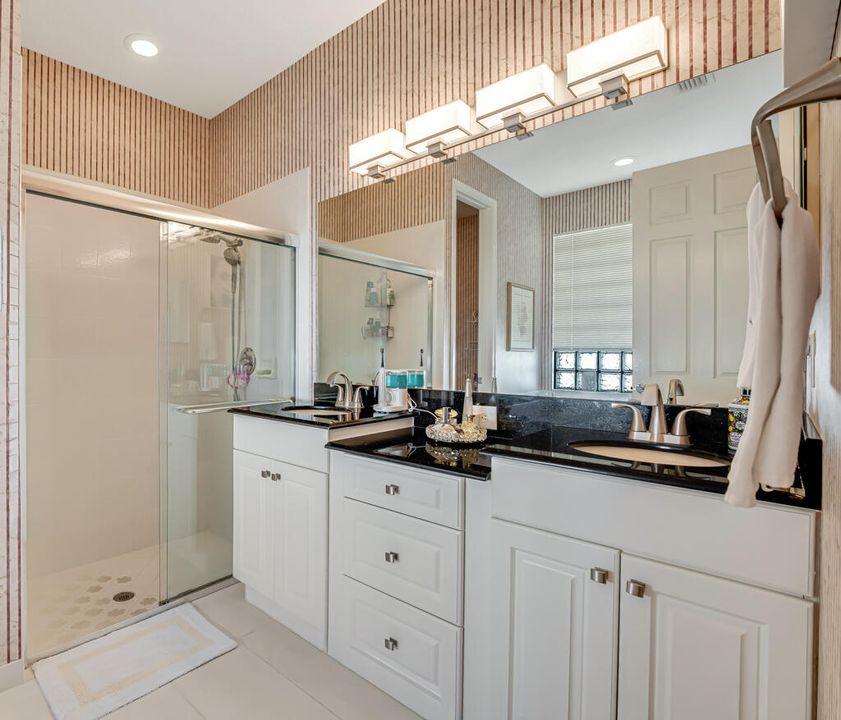 For Sale: $475,000 (3 beds, 2 baths, 1617 Square Feet)