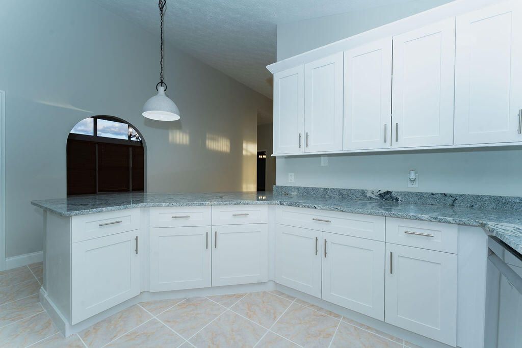 For Sale: $475,000 (4 beds, 2 baths, 1914 Square Feet)