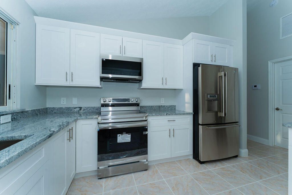 For Sale: $475,000 (4 beds, 2 baths, 1914 Square Feet)