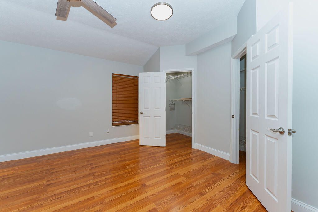 For Sale: $475,000 (4 beds, 2 baths, 1914 Square Feet)