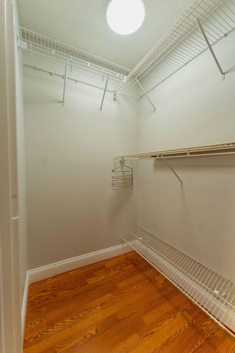 For Sale: $475,000 (4 beds, 2 baths, 1914 Square Feet)