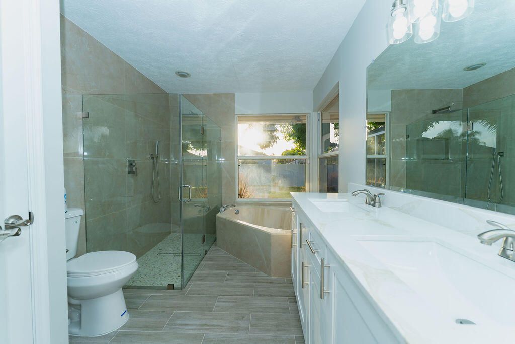 For Sale: $475,000 (4 beds, 2 baths, 1914 Square Feet)