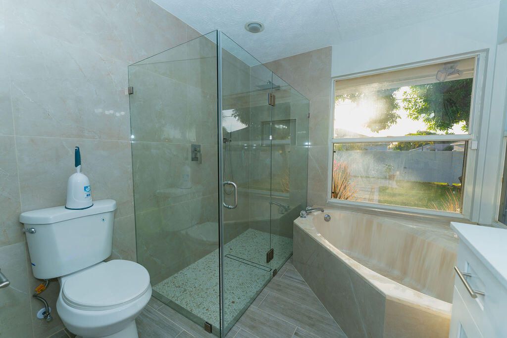 For Sale: $475,000 (4 beds, 2 baths, 1914 Square Feet)