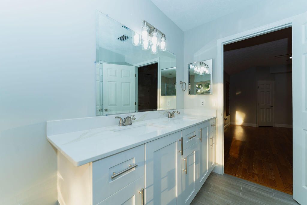 For Sale: $475,000 (4 beds, 2 baths, 1914 Square Feet)