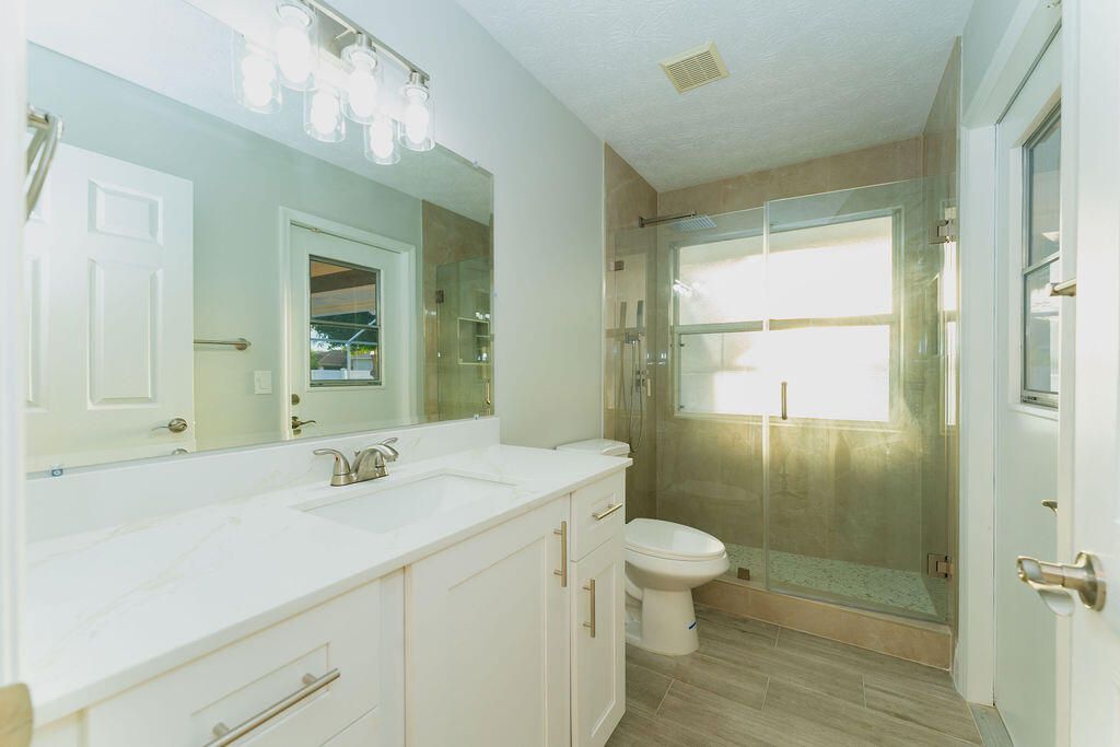 For Sale: $475,000 (4 beds, 2 baths, 1914 Square Feet)