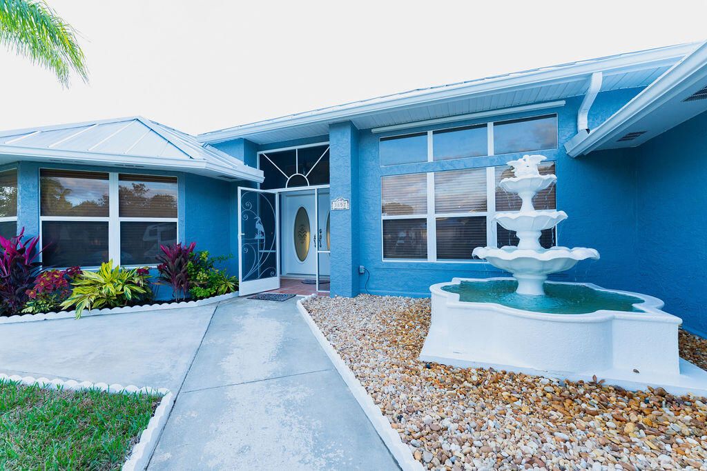 For Sale: $475,000 (4 beds, 2 baths, 1914 Square Feet)